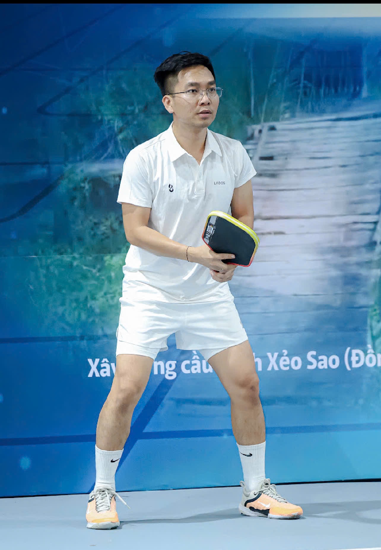 Hận Lados